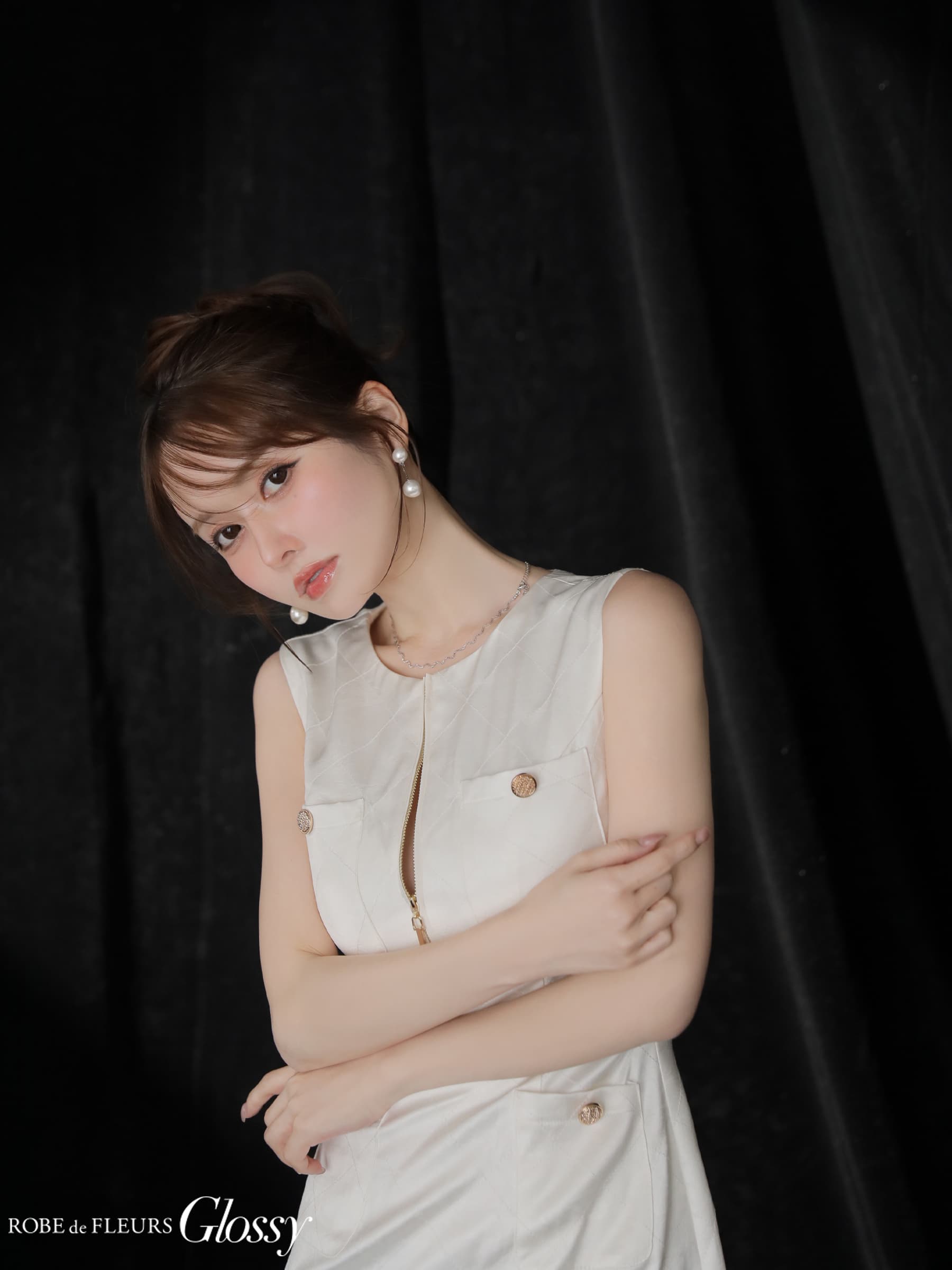 Glossy ローブドフルールグロッシー 【XS～Lサイズあり】レザーVネックノースリーブミニキャバドレス gl3492-c