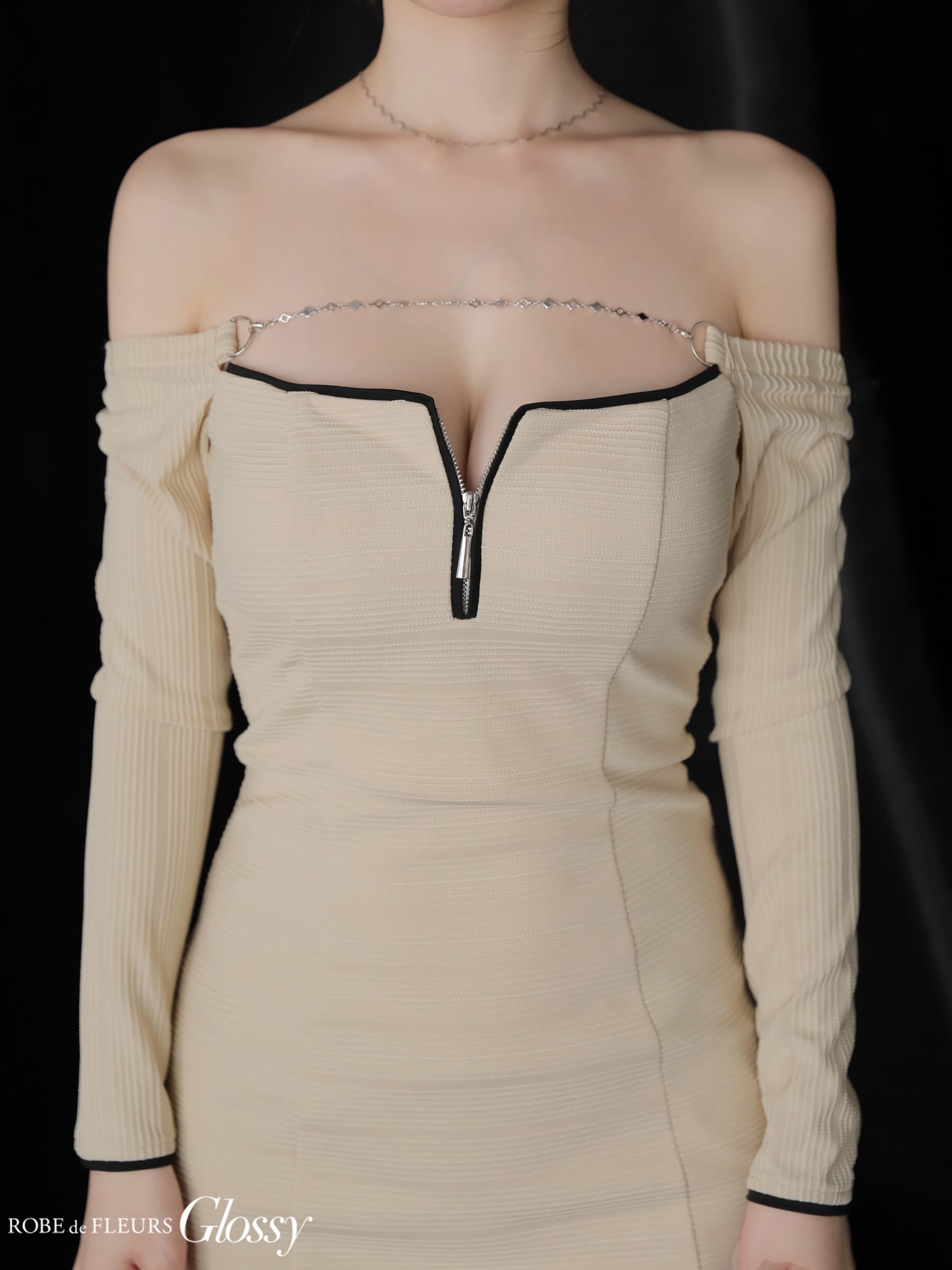 Glossy ローブドフルールグロッシー 【XS～Lサイズあり】パイピングオフショルロングスリーブミニキャバドレス gl4166-c