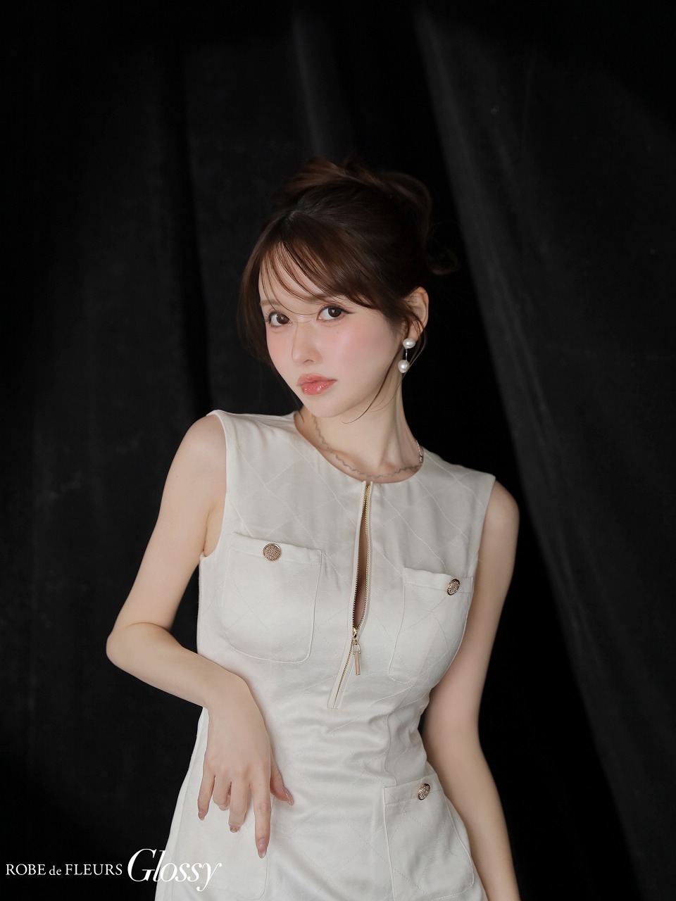 Glossy ローブドフルールグロッシー 【XS～Lサイズあり】レザーVネックノースリーブミニキャバドレス gl3492