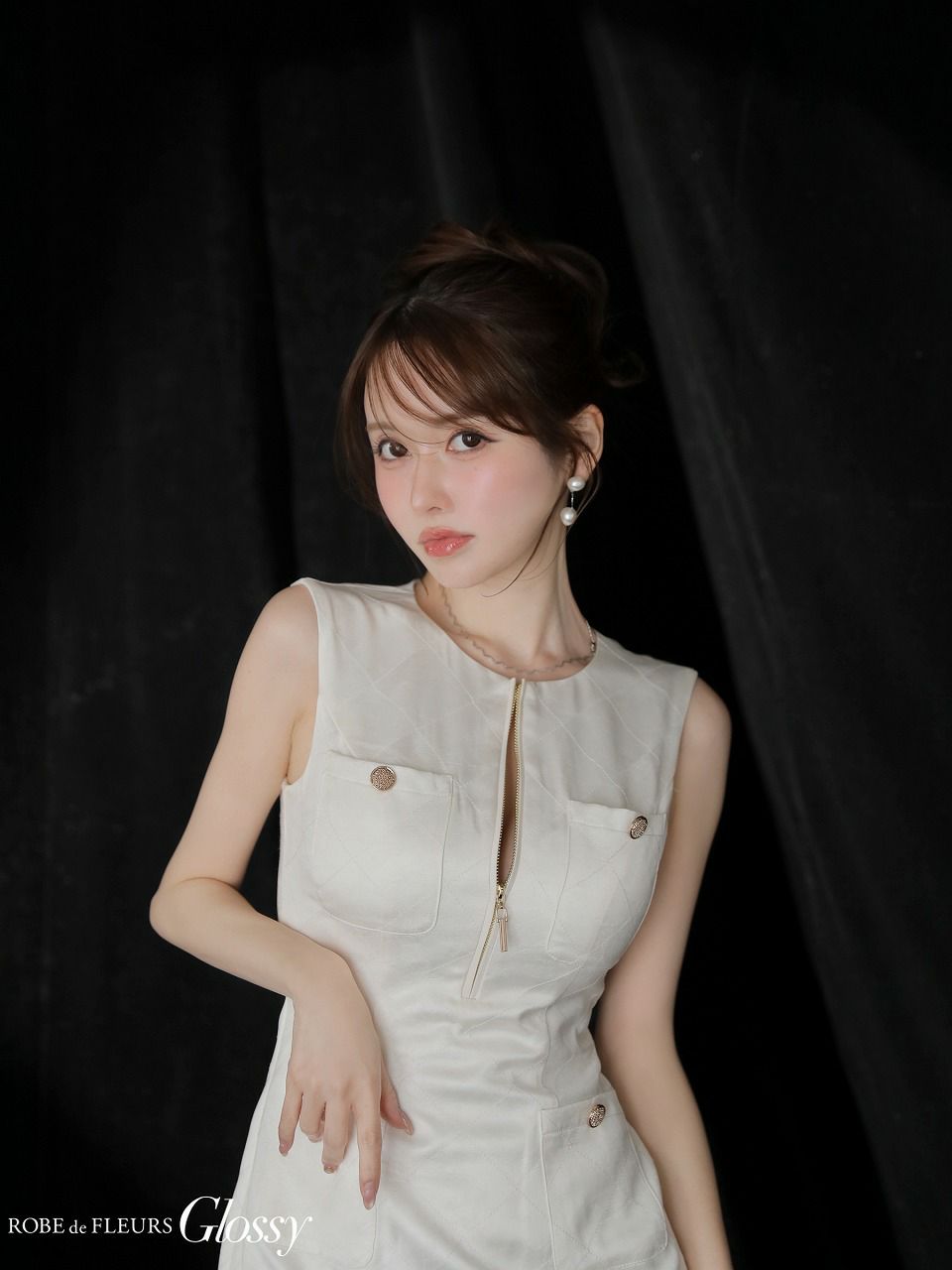 Glossy ローブドフルールグロッシー 【XS～Lサイズあり】レザーVネックノースリーブミニキャバドレス gl3492