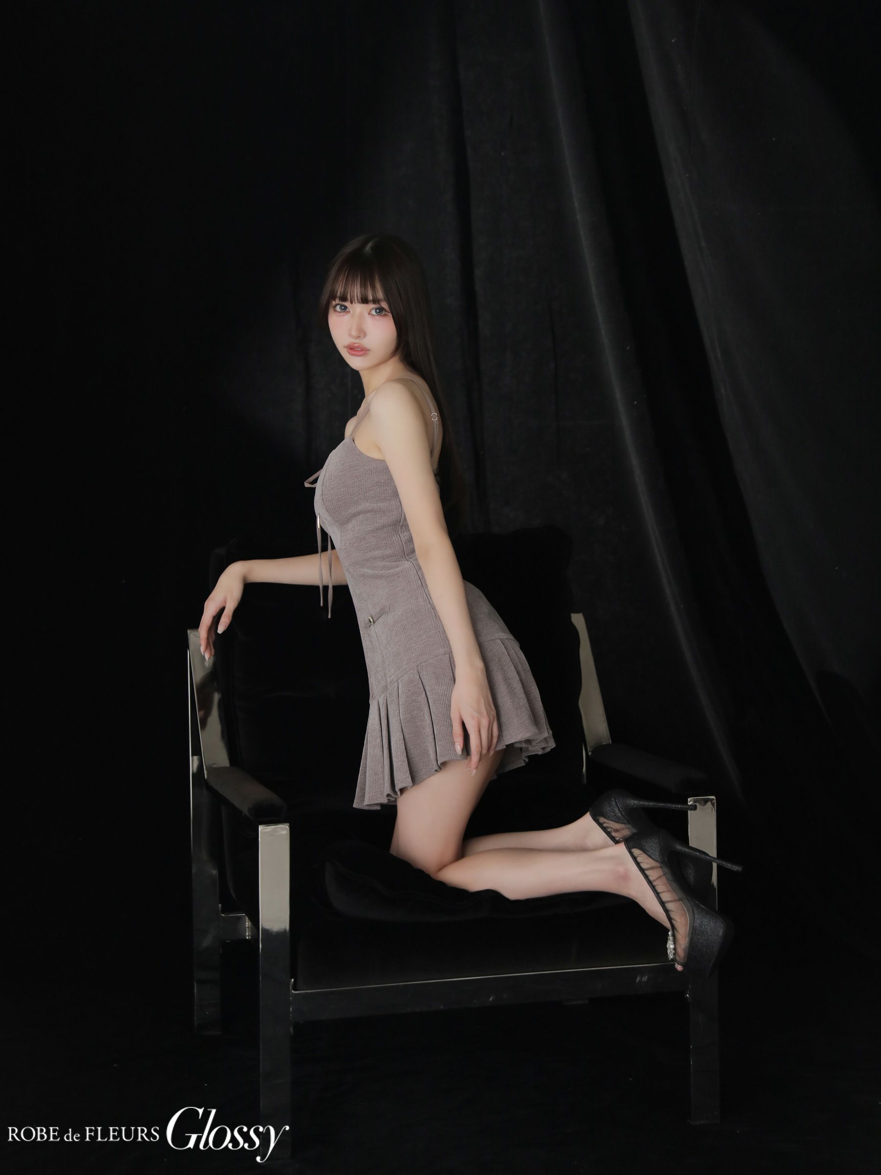 Glossy ローブドフルールグロッシー 【XSサイズあり】バストリボンラメツイードキャミフレアミニキャバドレス gl4316