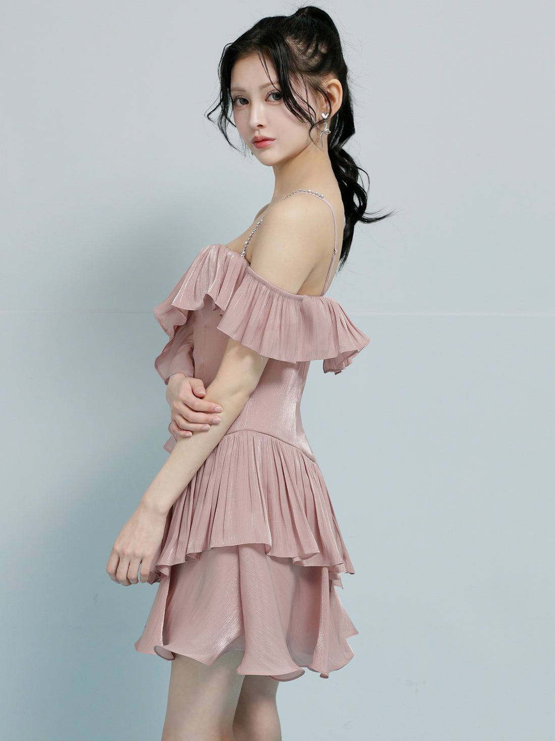 AngelR エンジェルアール オフショルダーバストカットビジューチェーンフリルフレアマイクロミニドレス ar26806