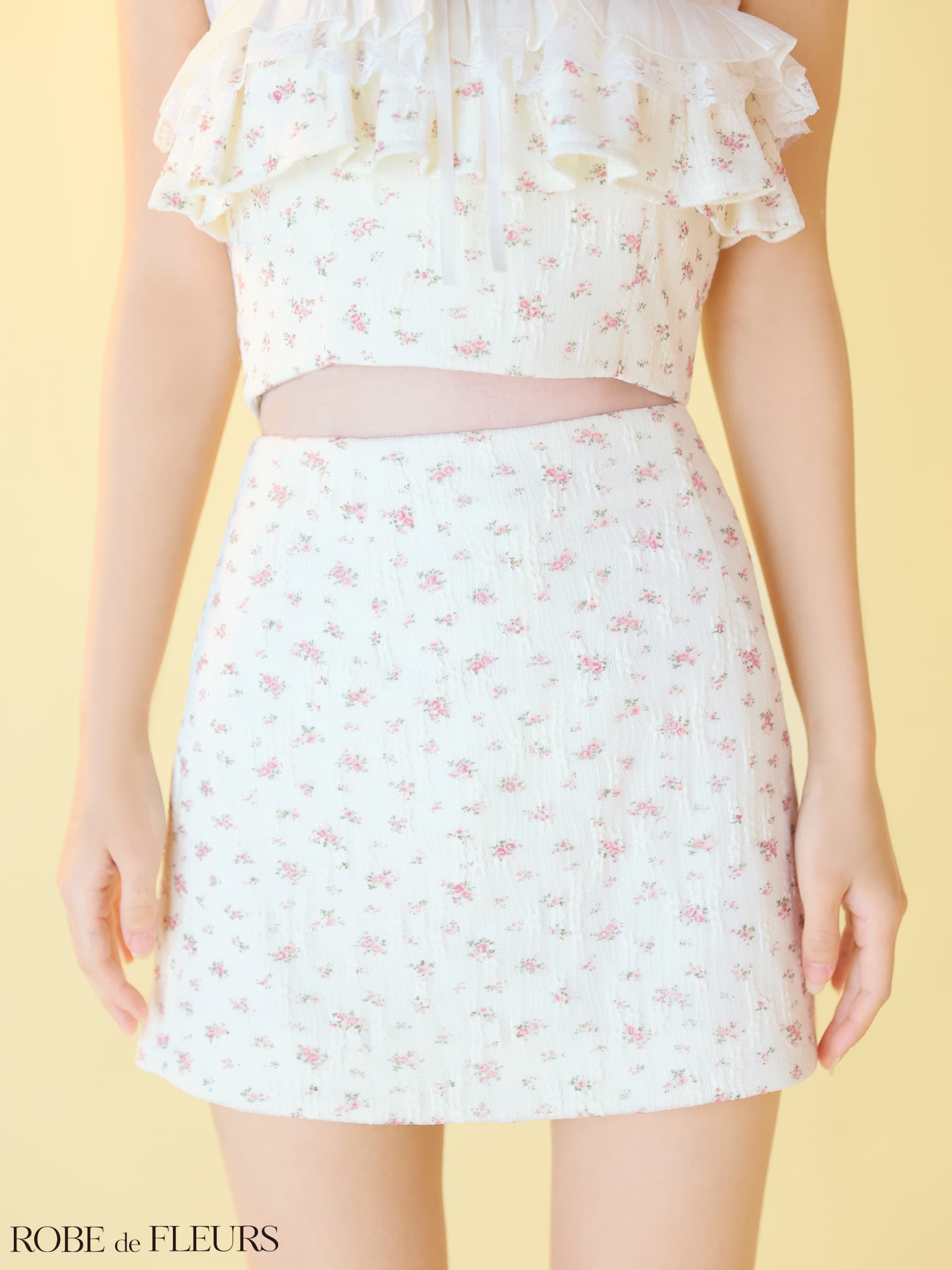 ROBE de FLEURS ローブドフルール 【XSサイズあり】小花柄レースフリルセットアップミニキャバドレス fm3495-c