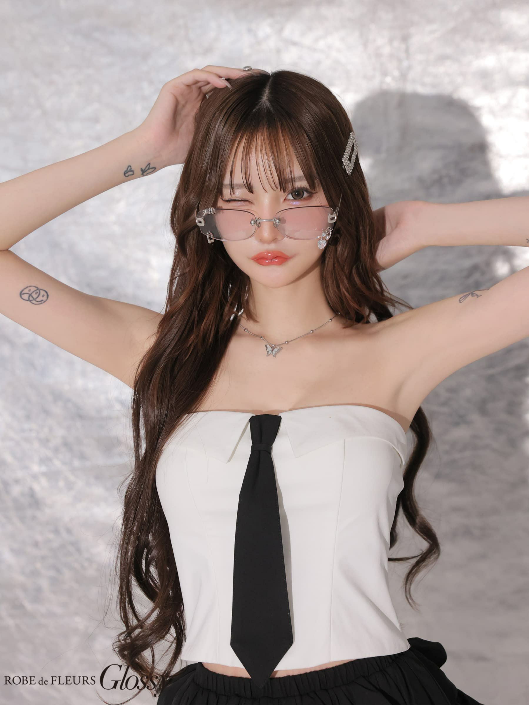 Glossy ローブドフルールグロッシー 【XSサイズあり】ネクタイ付きフリルティアードセットアップミニキャバドレス gl4229-c