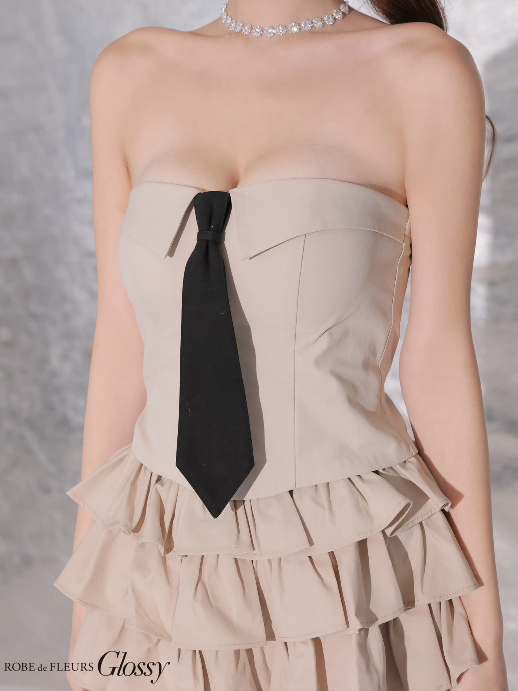 Glossy ローブドフルールグロッシー 【XSサイズあり】ネクタイ付きフリルティアードセットアップミニキャバドレス gl4229-c