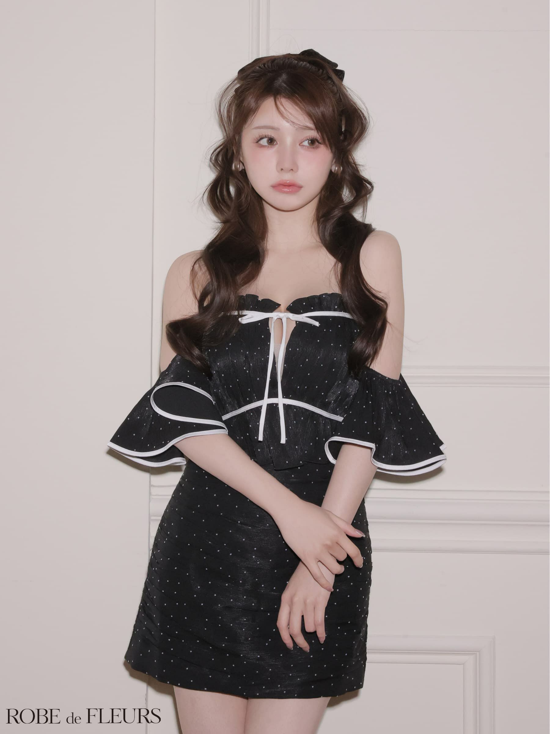 ROBE de FLEURS ローブドフルール 【XSサイズあり】 ドットラメシフォンオフショルセットアップミニキャバドレス fm4347-c