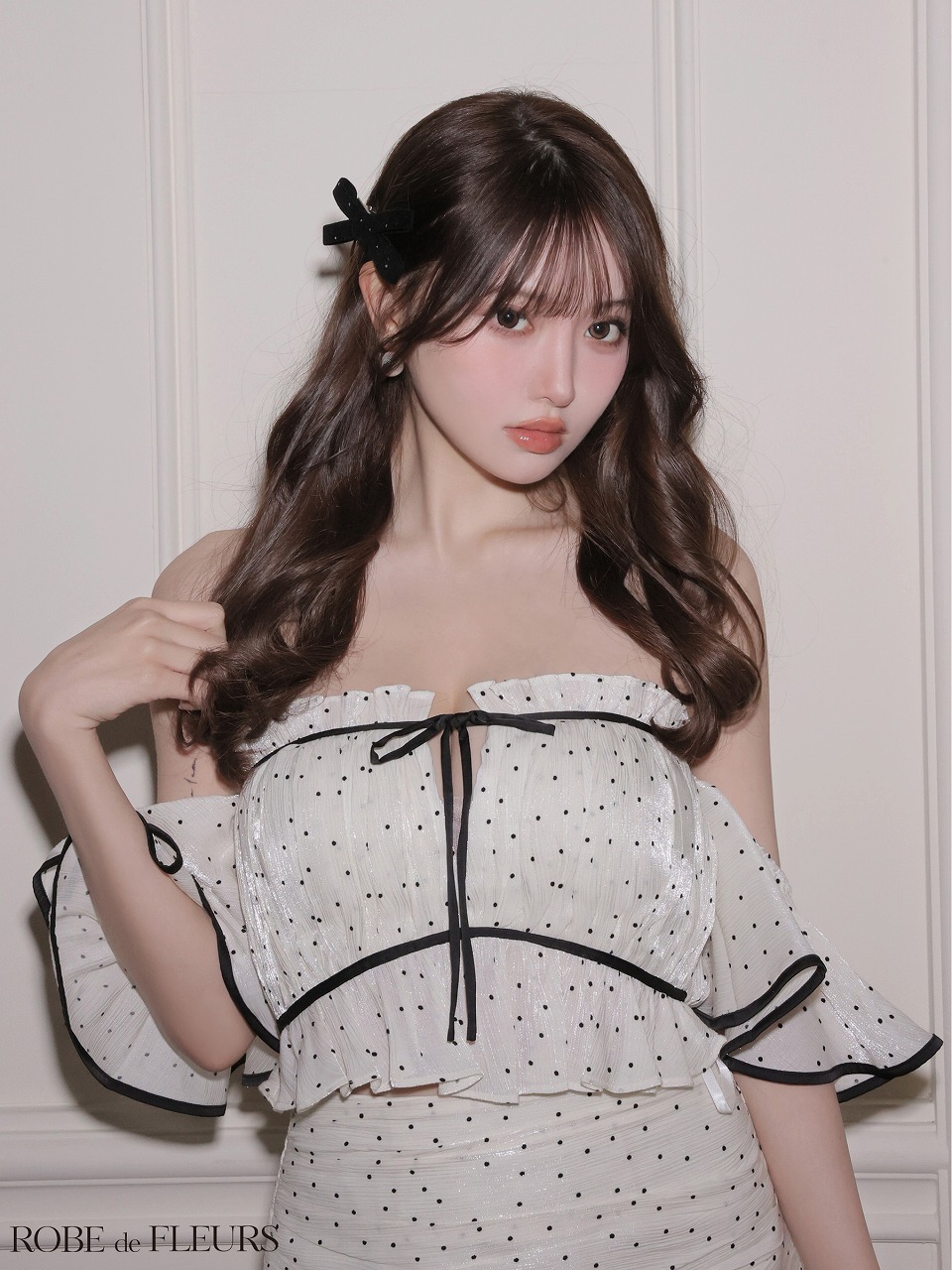 ROBE de FLEURS ローブドフルール 【XSサイズあり】 ドットラメシフォンオフショルセットアップミニキャバドレス fm4347