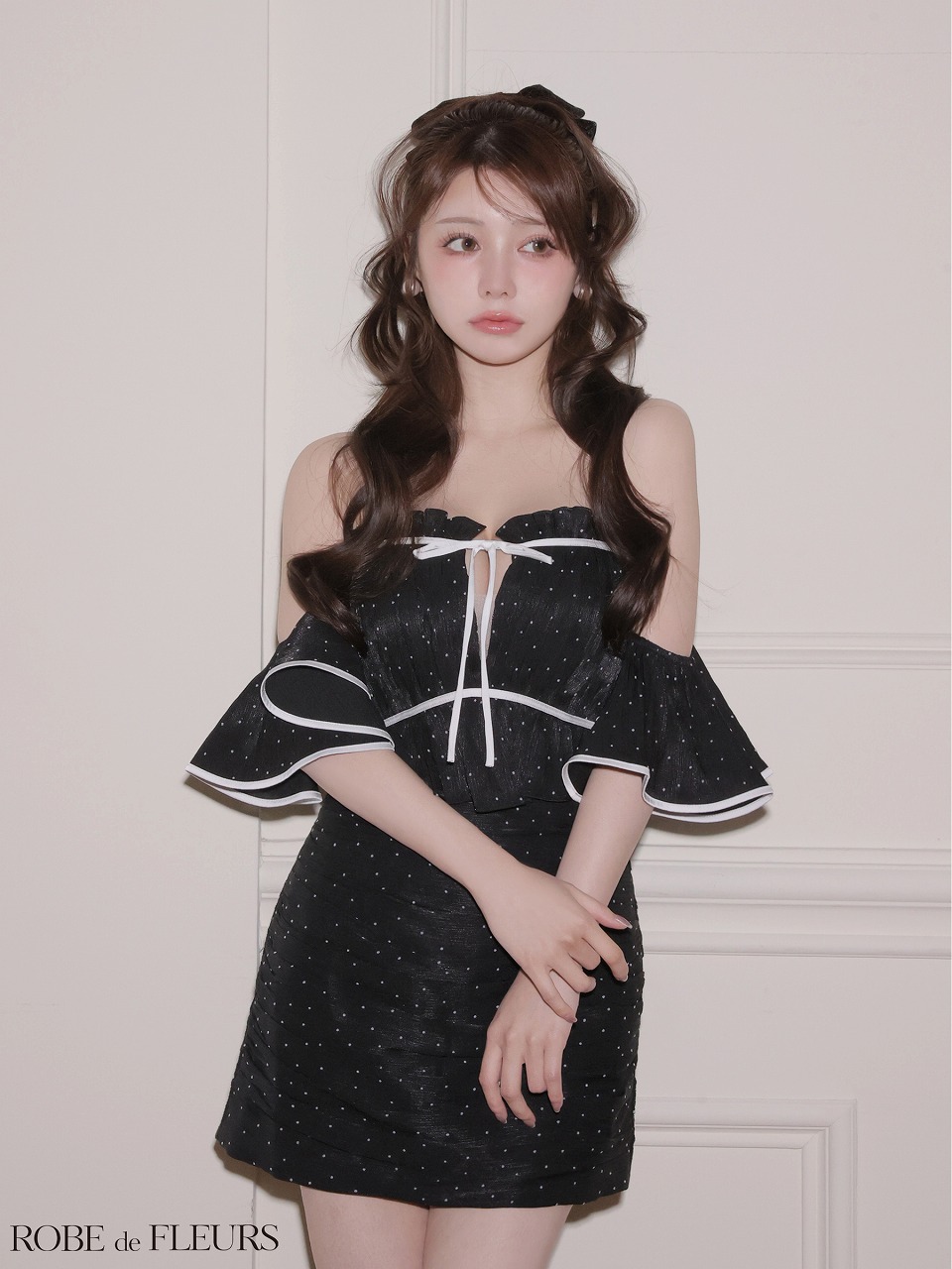 ROBE de FLEURS ローブドフルール 【XSサイズあり】 ドットラメシフォンオフショルセットアップミニキャバドレス fm4347