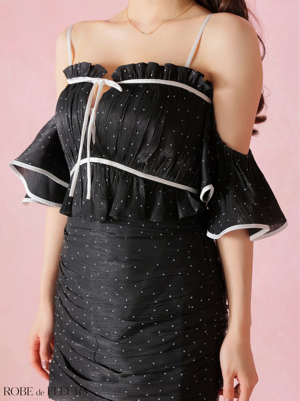 ROBE de FLEURS ローブドフルール 【XSサイズあり】 ドットラメシフォンオフショルセットアップミニキャバドレス fm4347