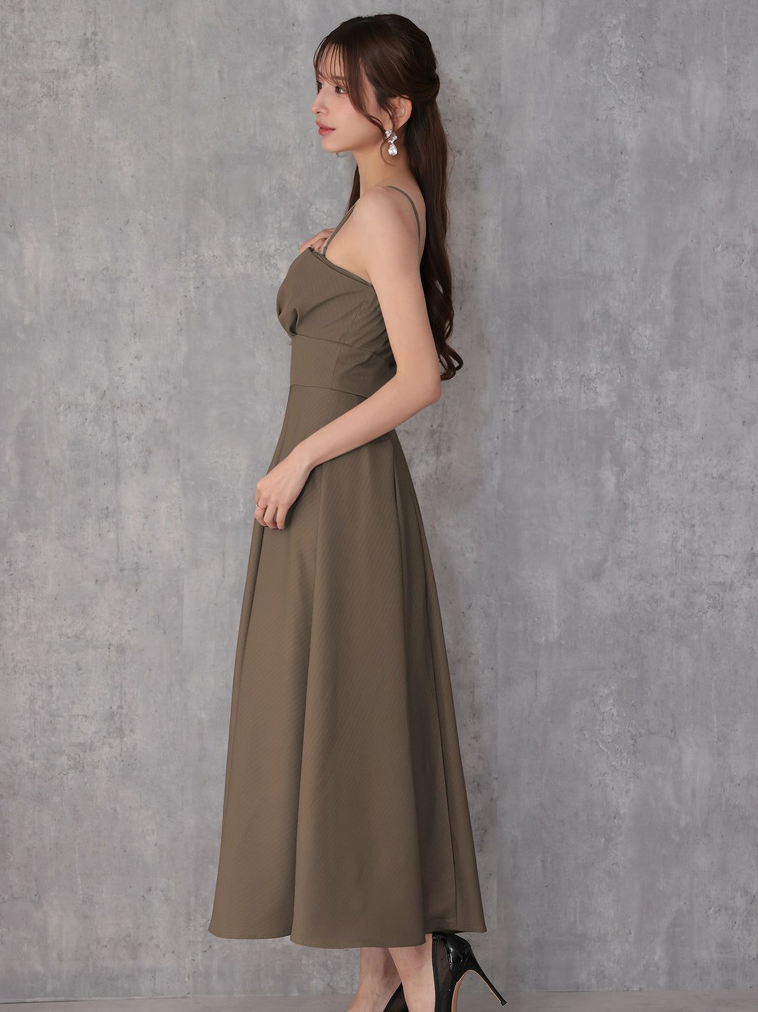 Veautt ヴュート べアトップバストタックウエストマークプリーツフレアミモレ丈ミディアムドレス  vt082602