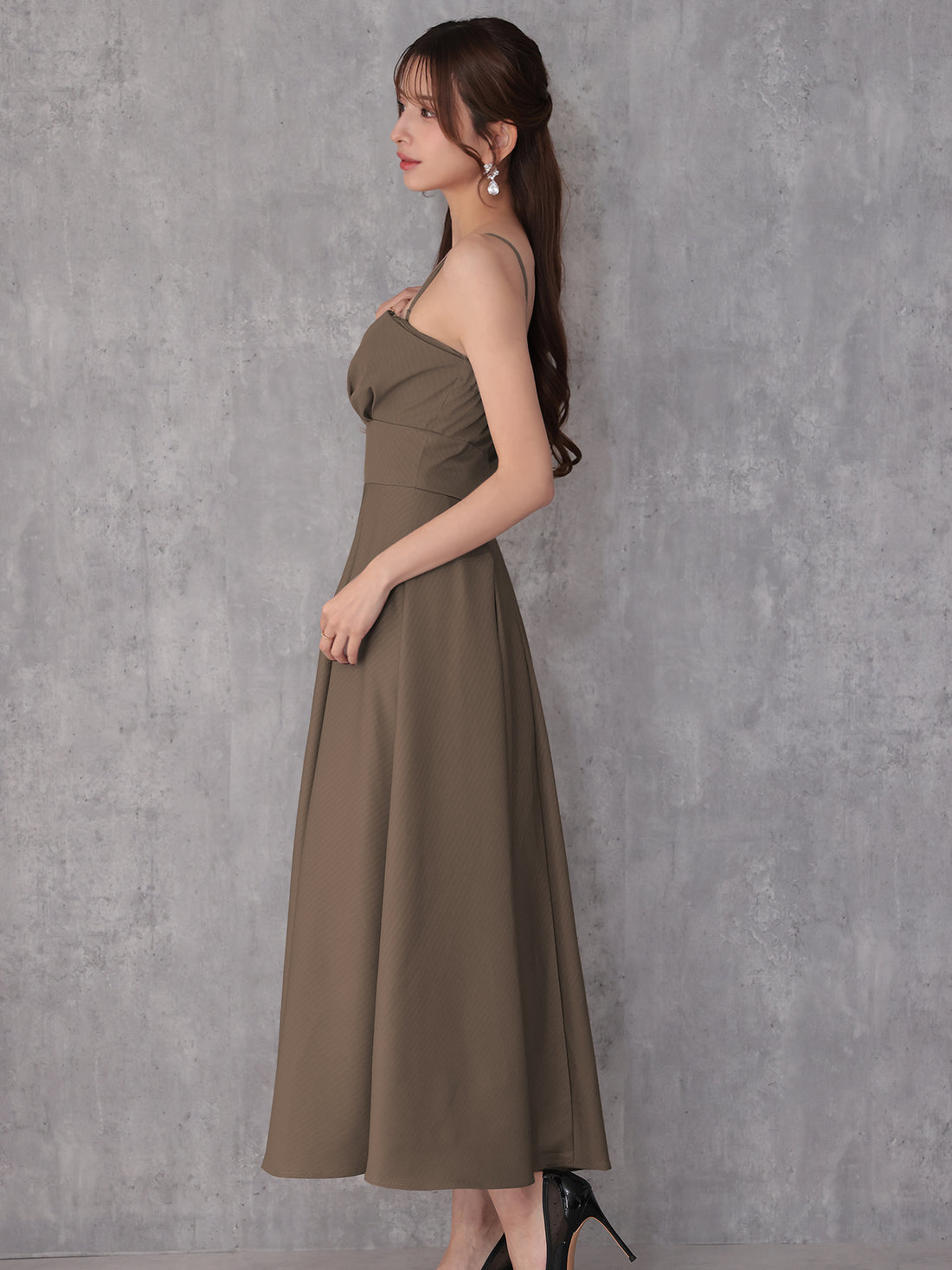 Veautt ヴュート べアトップバストタックウエストマークプリーツフレアミモレ丈ミディアムドレス  vt082602