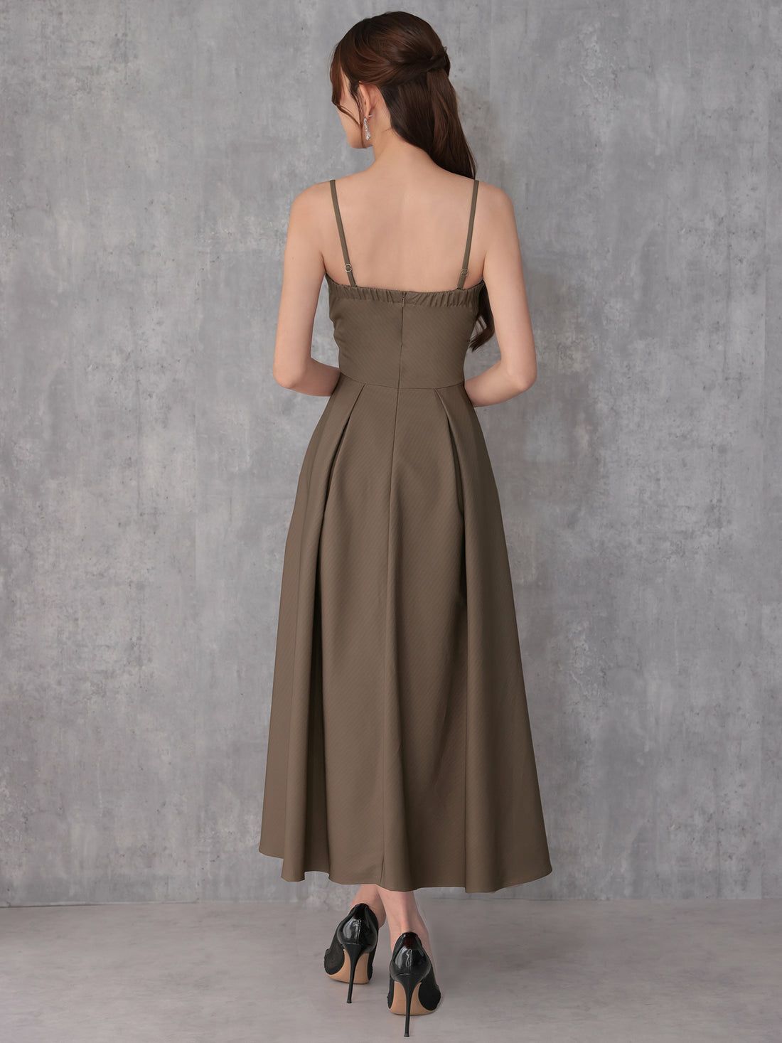 Veautt ヴュート べアトップバストタックウエストマークプリーツフレアミモレ丈ミディアムドレス  vt082602