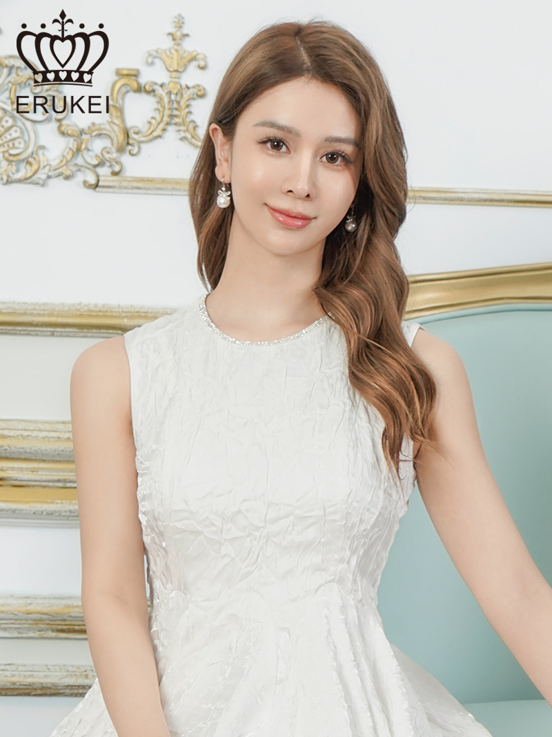 ERUKEI エルケイ ワンカラー・シャイニーサテン・シワ加工・ネックビジュー・シンプル・ノースリーブ・フレア・Aライン・ミニドレス・ワンピース ek-e25195