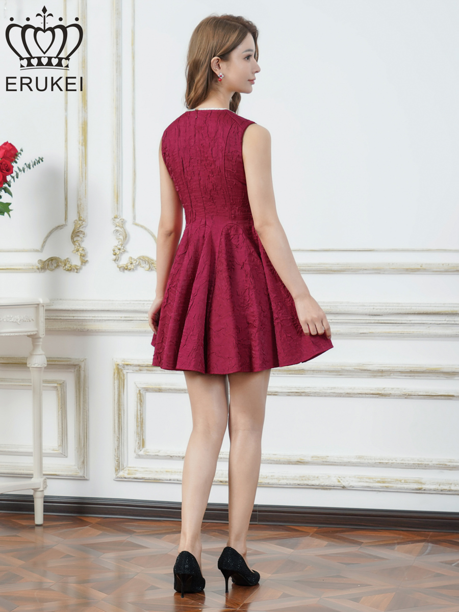 ERUKEI エルケイ ワンカラー・シャイニーサテン・シワ加工・ネックビジュー・シンプル・ノースリーブ・フレア・Aライン・ミニドレス・ワンピース ek-e25195