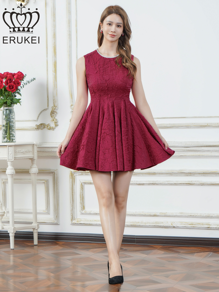 ERUKEI エルケイ ワンカラー・シャイニーサテン・シワ加工・ネックビジュー・シンプル・ノースリーブ・フレア・Aライン・ミニドレス・ワンピース ek-e25195